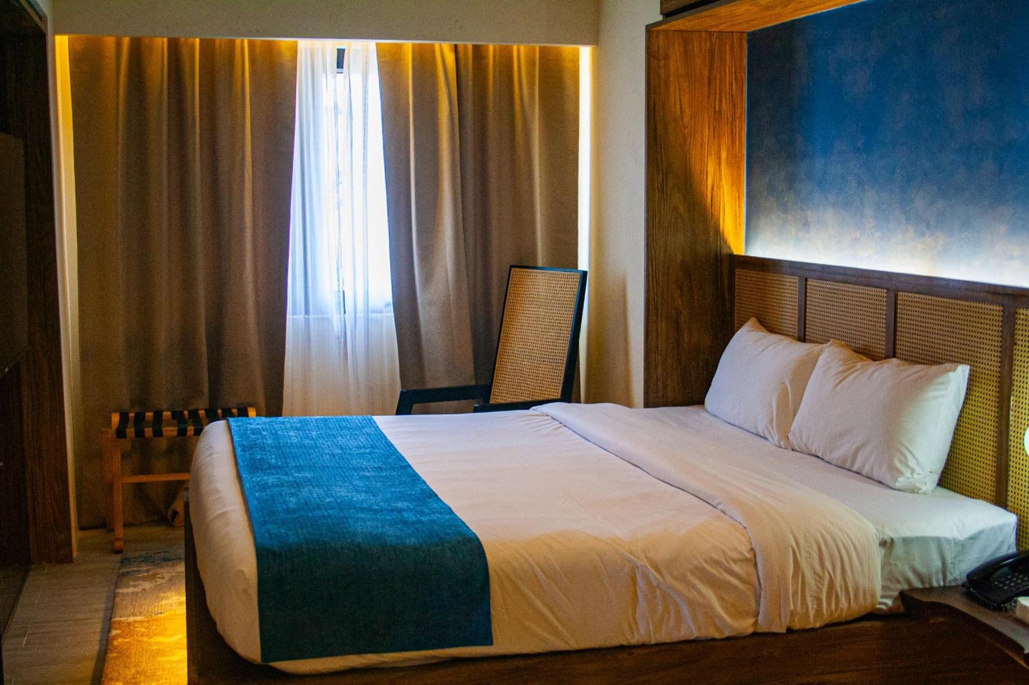 Elijah Hotel Dasmarinas Eksteriør bilde